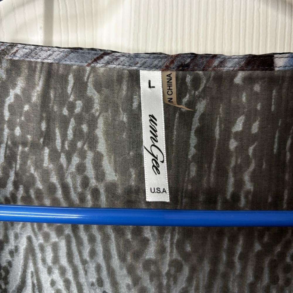 Umgee Gray Feather Patterned Blouse - image 2